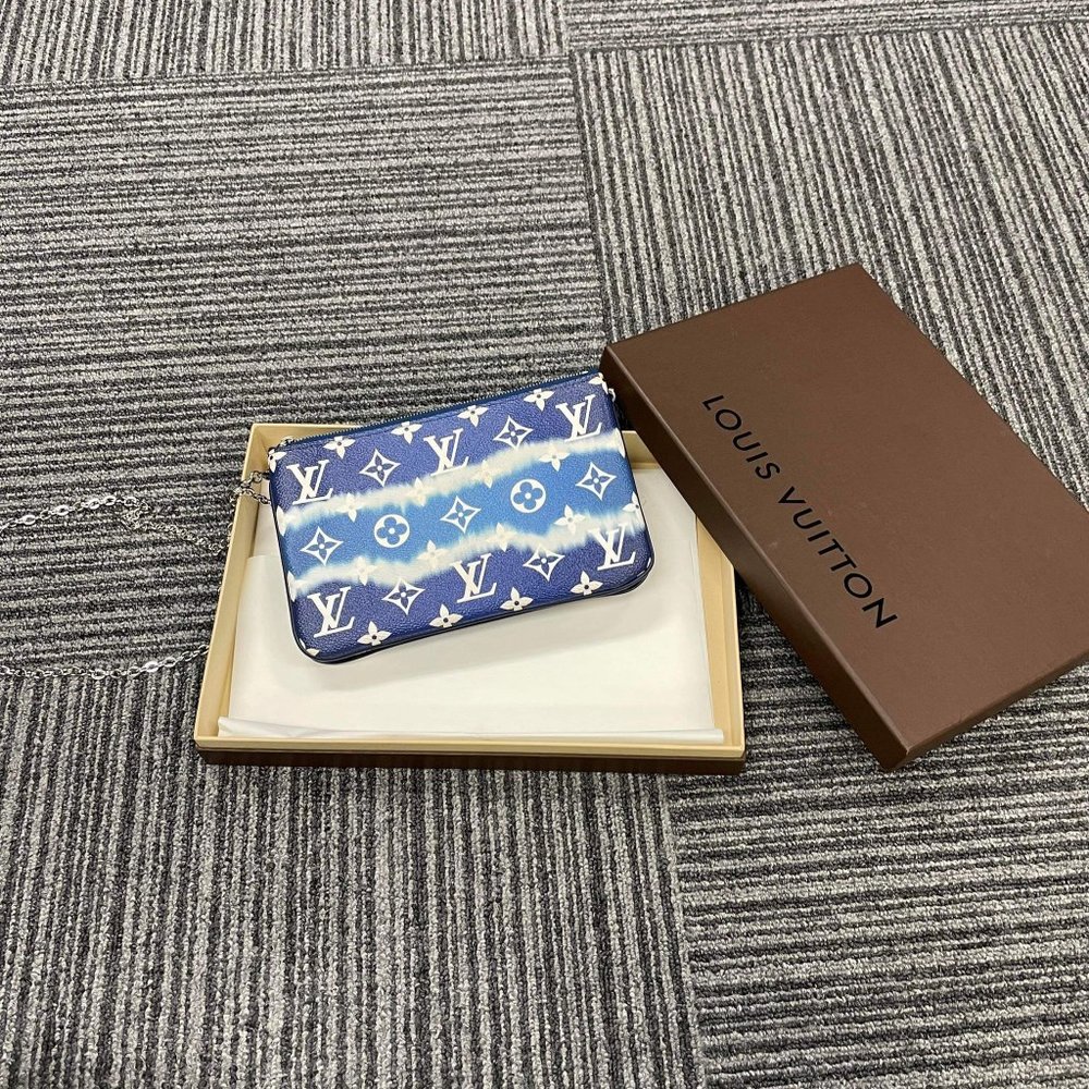 Louis Vuitton Escale Double Zip Pochette Bleu